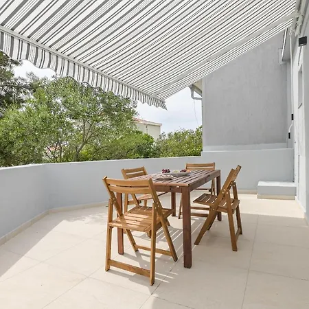 Ferienwohnung Double L House Novalja Exterior foto