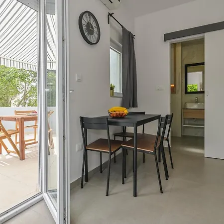 Ferienwohnung Double L House Novalja Zimmer foto