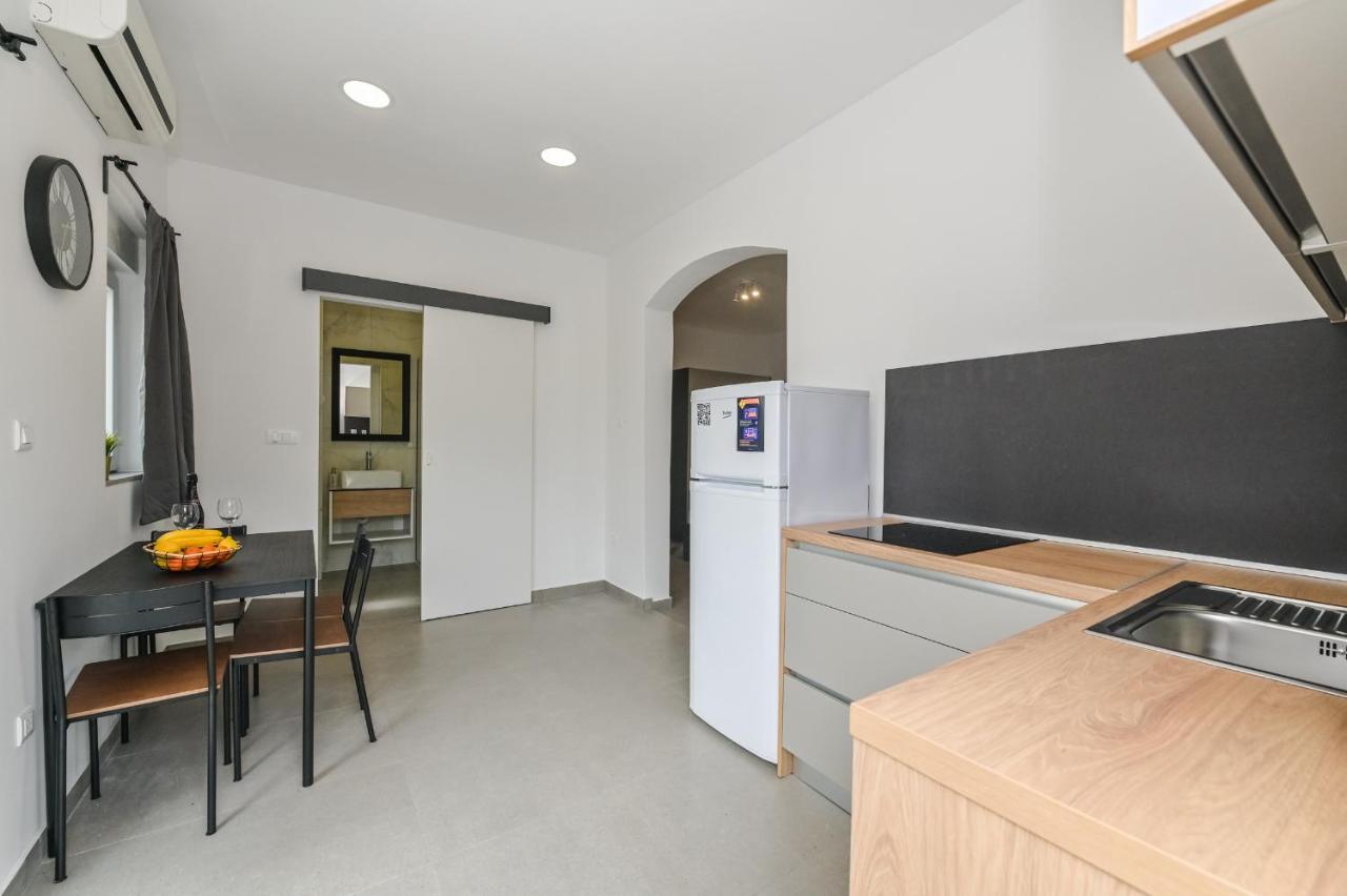 Double L House Apartment